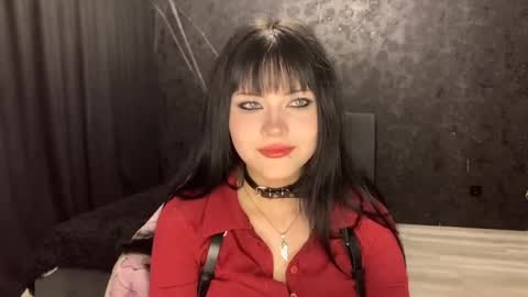 Snapshot of suziebanach chatting on April 2026 05:45:01 AM EmilySuonn online show from April 2026 05:45:01 AM