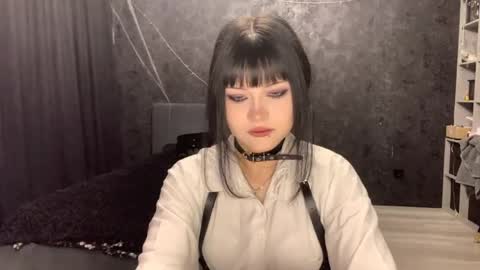 Snapshot of suziebanach chatting on May 2026 05:25:02 AM EmilySuonn online show from May 2026 05:25:02 AM