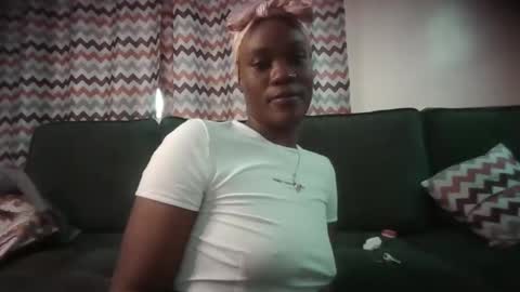 Snapshot of suzita510158 chatting on November 2025 10:47:01 AM Wildpeachy online show from November 2025 10:47:01 AM