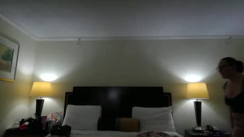 Snapshot of suzukibunny chatting on December 2024 09:52:01 PM SuzukiBunny online show from December 2024 09:52:01 PM