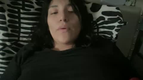 Snapshot of suzyishellawet chatting on November 2025 04:01:02 PM Suzy online show from November 2025 04:01:02 PM