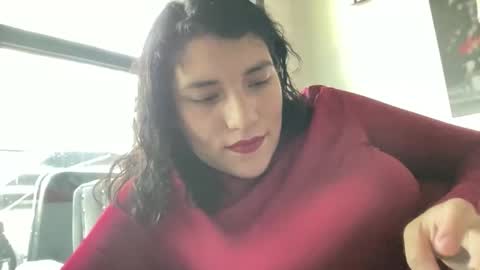 Snapshot of suzyishellawet chatting on November 2025 08:58:02 PM Suzy online show from November 2025 08:58:02 PM