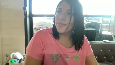 Snapshot of suzyishellawet chatting on December 2025 06:57:02 PM Suzy online show from December 2025 06:57:02 PM