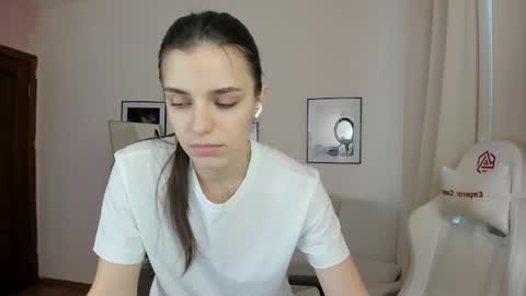 Suzy  next stream  Thursday Friday Saturday online show from January 2025 08:07:02 AM