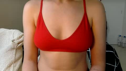 Snapshot of suzysummerrrrrrrrr chatting on February 2025 05:01:01 PM The real sugar baby Suzy Summer online show from February 2025 05:01:01 PM