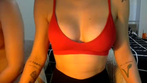 Snapshot of suzysummerrrrrrrrr chatting on February 2025 11:13:02 AM The real sugar baby Suzy Summer online show from February 2025 11:13:02 AM