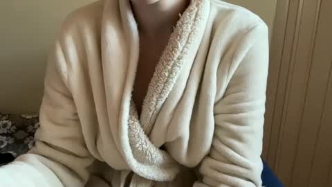 Snapshot of suzysummerrrrrrrrr chatting on September 2025 10:37:01 AM The real sugar baby Suzy Summer online show from September 2025 10:37:01 AM