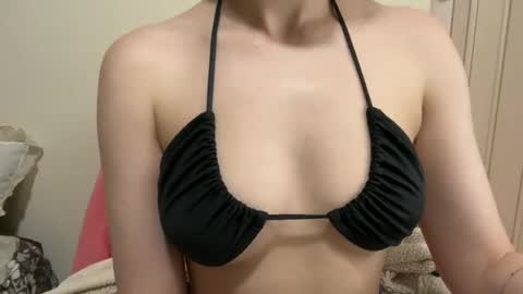 Snapshot of suzysummerrrrrrrrr chatting on September 2025 10:47:01 AM The real sugar baby Suzy Summer online show from September 2025 10:47:01 AM