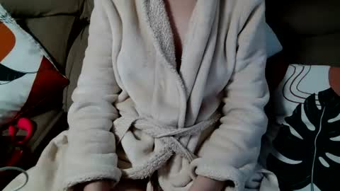 Snapshot of suzysummerrrrrrrrr chatting on October 2025 08:37:01 AM The real sugar baby Suzy Summer online show from October 2025 08:37:01 AM