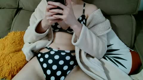 Snapshot of suzysummerrrrrrrrr chatting on November 2025 08:16:02 AM The real sugar baby Suzy Summer online show from November 2025 08:16:02 AM