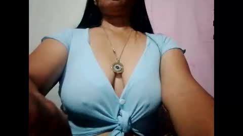Snapshot of suzzie_hot chatting on January 2025 08:34:02 PM suzzie_hot online show from January 2025 08:34:02 PM