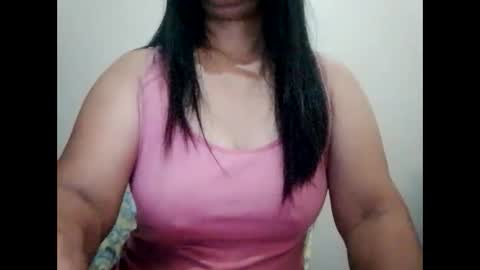 Snapshot of suzzie_hot chatting on February 2025 07:30:01 PM suzzie_hot online show from February 2025 07:30:01 PM