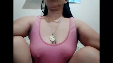 Snapshot of suzzie_hot chatting on February 2025 05:26:01 PM suzzie_hot online show from February 2025 05:26:01 PM