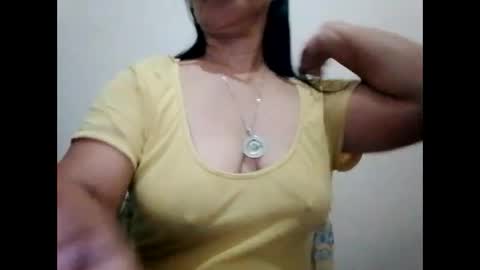 Snapshot of suzzie_hot chatting on March 2025 08:31:02 PM suzzie_hot online show from March 2025 08:31:02 PM
