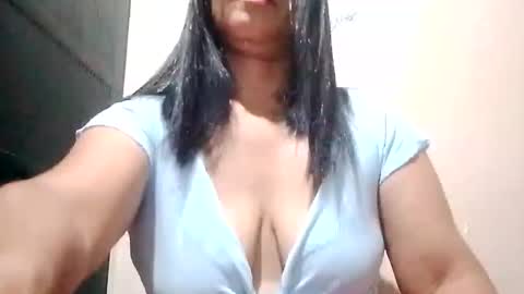 Snapshot of suzzie_hot chatting on September 2025 07:58:02 PM suzzie_hot online show from September 2025 07:58:02 PM