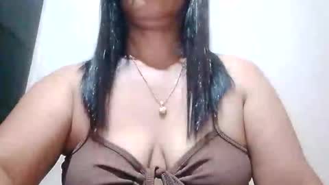 Snapshot of suzzie_hot chatting on November 2025 08:47:02 AM suzzie_hot online show from November 2025 08:47:02 AM