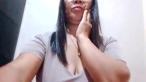 Snapshot of suzzie_hot chatting on November 2025 10:02:01 PM suzzie_hot online show from November 2025 10:02:01 PM