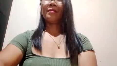 Snapshot of suzzie_hot chatting on December 2025 10:40:02 PM suzzie_hot online show from December 2025 10:40:02 PM