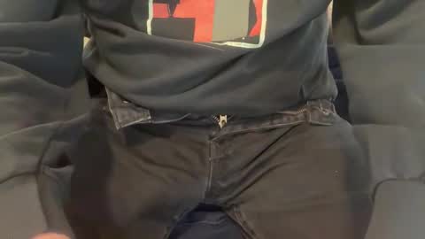 Snapshot of svscruz831 chatting on October 2025 05:37:02 PM VersDad55 online show from October 2025 05:37:02 PM