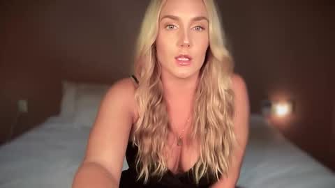 Swedish Candii online show from October 2025 02:45:02 AM