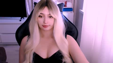 Snapshot of sweeet_baby0 chatting on October 2025 03:10:02 AM Kate online show from October 2025 03:10:02 AM