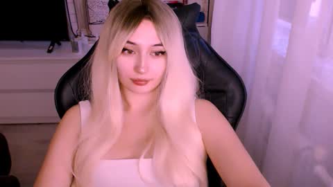 Snapshot of sweeet_baby0 chatting on October 2025 01:17:02 AM Kate online show from October 2025 01:17:02 AM