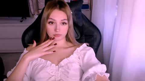 Snapshot of sweeet_baby0 chatting on October 2025 02:37:02 AM Kate online show from October 2025 02:37:02 AM