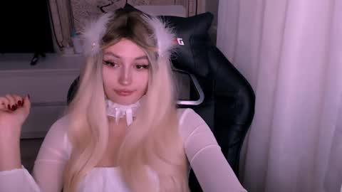 Snapshot of sweeet_baby0 chatting on November 2025 02:10:02 AM Kate online show from November 2025 02:10:02 AM