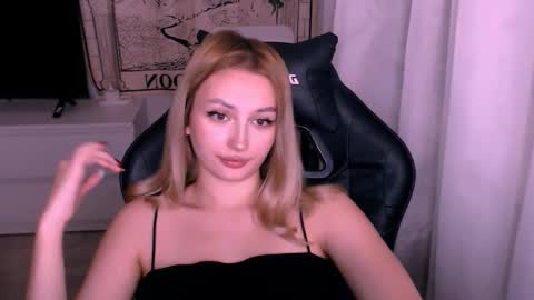 Snapshot of sweeet_baby0 chatting on November 2025 01:15:01 AM Kate online show from November 2025 01:15:01 AM