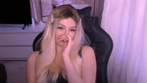 Snapshot of sweeet_baby0 chatting on November 2025 03:20:01 AM Kate online show from November 2025 03:20:01 AM