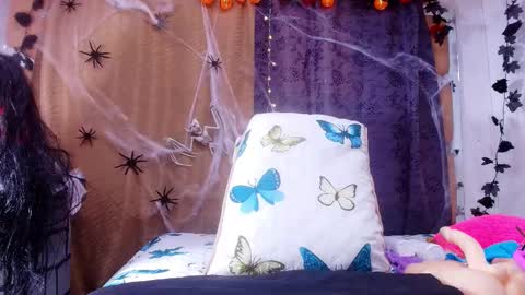 Debora  online show from October 2025 11:54:02 AM