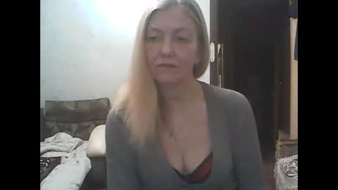 sweet4blonde67 online show from December 2024 06:48:01 PM