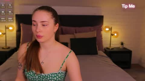 Snapshot of sweet__amily chatting on April 2026 06:24:01 AM Sweet Amily online show from April 2026 06:24:01 AM