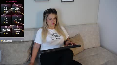 Bella Valery online show from October 2025 09:46:01 PM