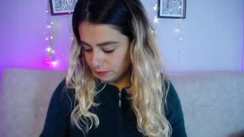 Bella Valery online show from April 2026 02:10:02 PM