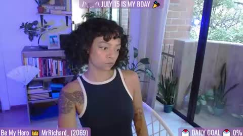 Snapshot of sweet_bluee chatting on July 2026 10:56:01 PM Tutti online show from July 2026 10:56:01 PM