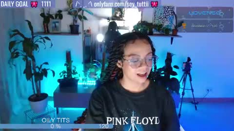 Snapshot of sweet_bluee chatting on July 2026 11:59:01 PM Tutti online show from July 2026 11:59:01 PM