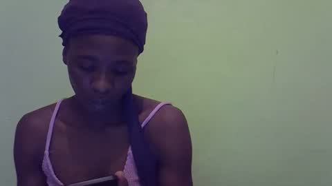 Snapshot of sweet_candie01 chatting on November 2025 01:21:02 PM sweet_candie01 online show from November 2025 01:21:02 PM