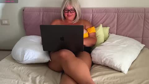 Snapshot of sweet_car0line_ chatting on July 2026 01:18:02 PM Caroline online show from July 2026 01:18:02 PM