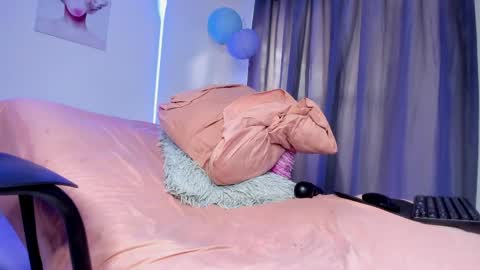 Snapshot of sweet_cinamon69 chatting on May 2026 02:45:01 PM Canela online show from May 2026 02:45:01 PM