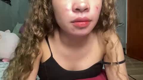 Snapshot of sweet_daisy04 chatting on February 2026 05:01:02 AM Daisy online show from February 2026 05:01:02 AM