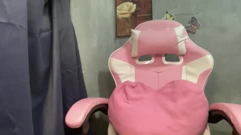 Snapshot of sweet_daisy04 chatting on February 2026 01:29:02 PM Daisy online show from February 2026 01:29:02 PM