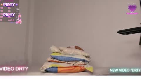 ZAFIRO QUIROZ online show from January 2026 12:21:01 PM