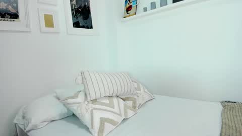 Miss Thang online show from November 2025 08:24:02 PM