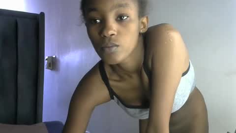Snapshot of sweet_freaky chatting on December 2025 08:12:01 AM sweet_freaky online show from December 2025 08:12:01 AM