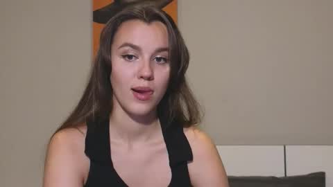 Snapshot of sweet_haeven chatting on September 2025 03:57:01 PM Im Mia.LOVELY PATTERNS 100 120 160 200 my toy buzzes from 2 tip online show from September 2025 03:57:01 PM