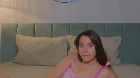 Snapshot of sweet_haeven chatting on July 2026 09:18:01 PM Im Mia.LOVELY PATTERNS 100 120 160 200 my toy buzzes from 2 tip online show from July 2026 09:18:01 PM