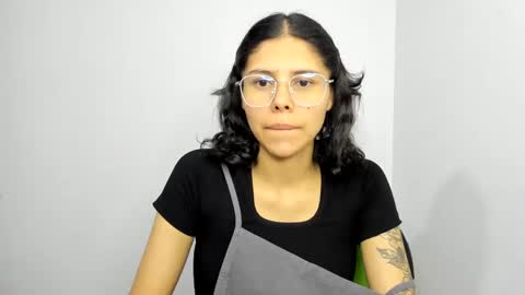 Snapshot of sweet_hann chatting on January 2025 10:57:01 PM Hanna online show from January 2025 10:57:01 PM