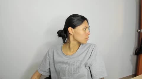 Snapshot of sweet_hann chatting on February 2025 07:06:01 PM Hanna online show from February 2025 07:06:01 PM