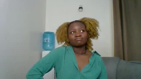 Snapshot of sweet_jenica chatting on June 2026 04:35:02 AM ESTHER NEEMA online show from June 2026 04:35:02 AM